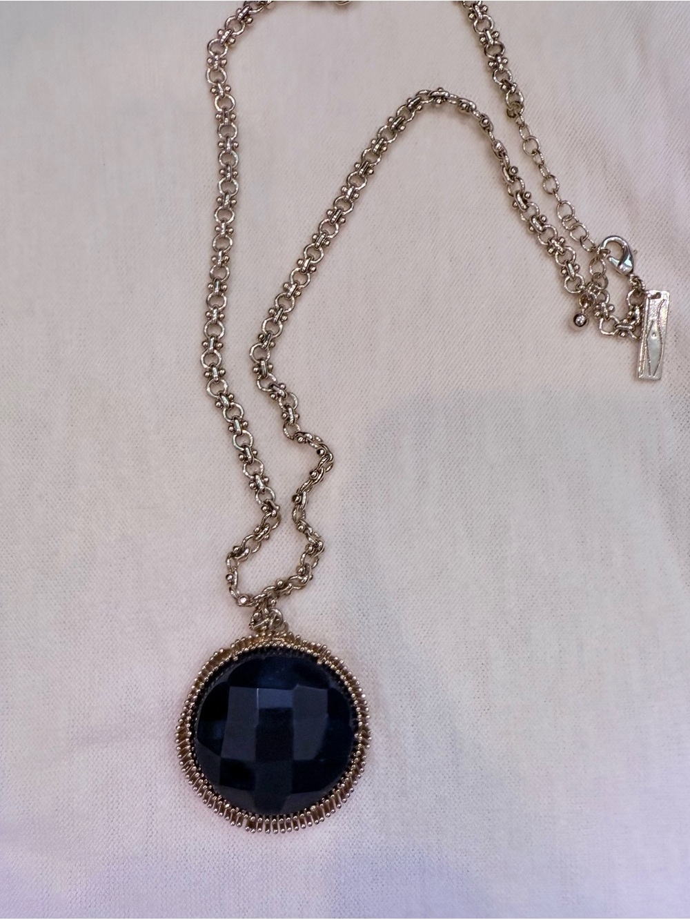 Kendra Scott Chain Necklace with navy Faceted Pendant